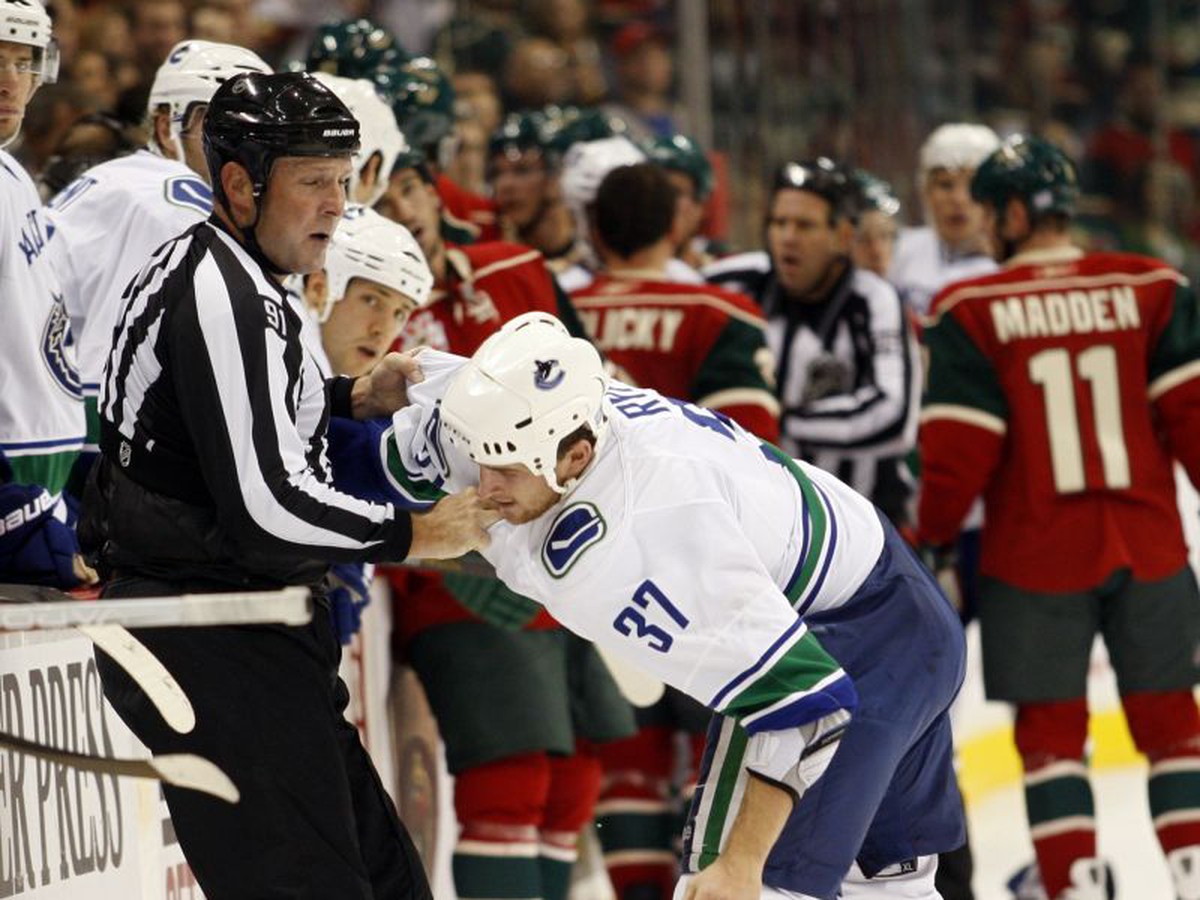 Rick Rypien neudržal nervy na uzde