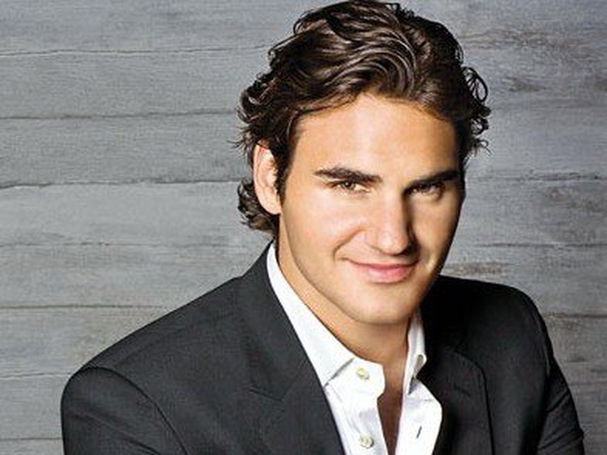 Roger Federer v netenisovej póze