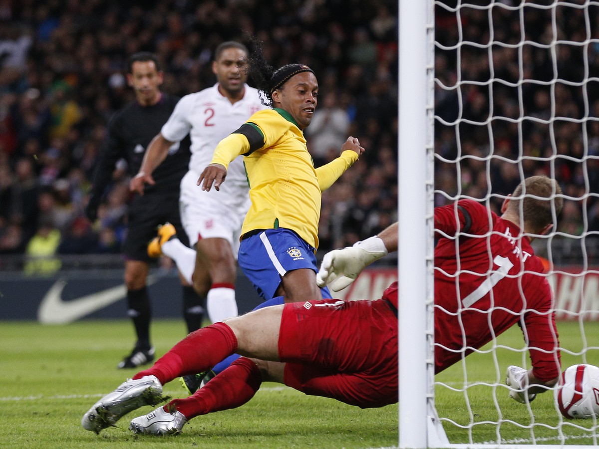 Ronaldinho zlyhal pri penalte proti Hartovi