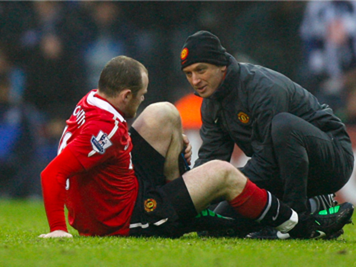 Wayne Rooney sa zranil 