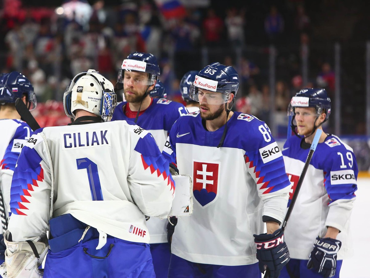 Slovenskí hokejisti po prehre s Ruskom