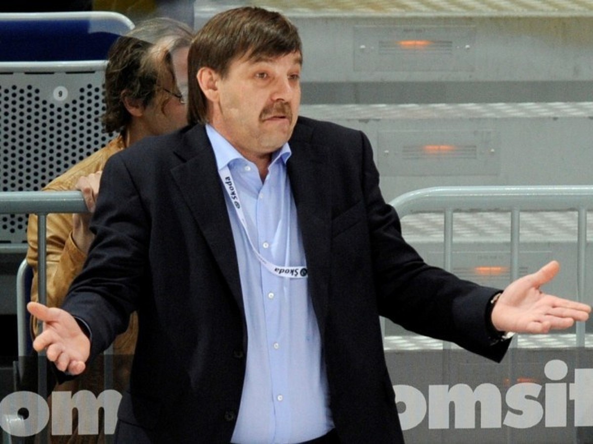 Tréner ruskej hokejovej reprezentácie Olegs Znaroks