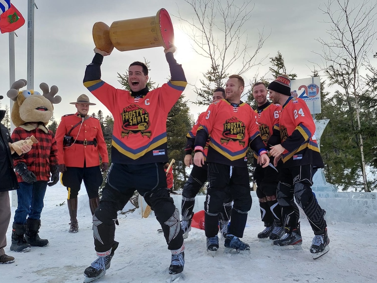 Slovenský tím Frosty Shots Bratislava ovládol World Pond Hockey Championship