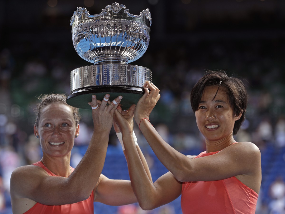 Samantha Stosurová a Šuaj Čangová sa tešia zo zisku titulu štvorhry na Australian Open