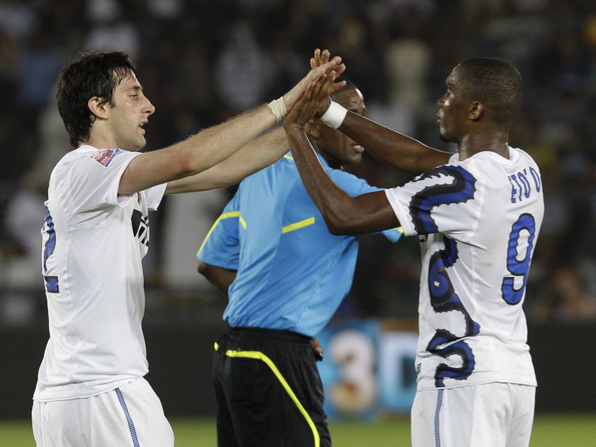 Diego Milito a Samuel Eto´o
