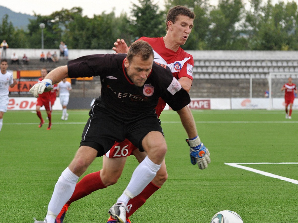 Samuel Štefánik a brankár MFK Ružomberok Libor Hrdlička