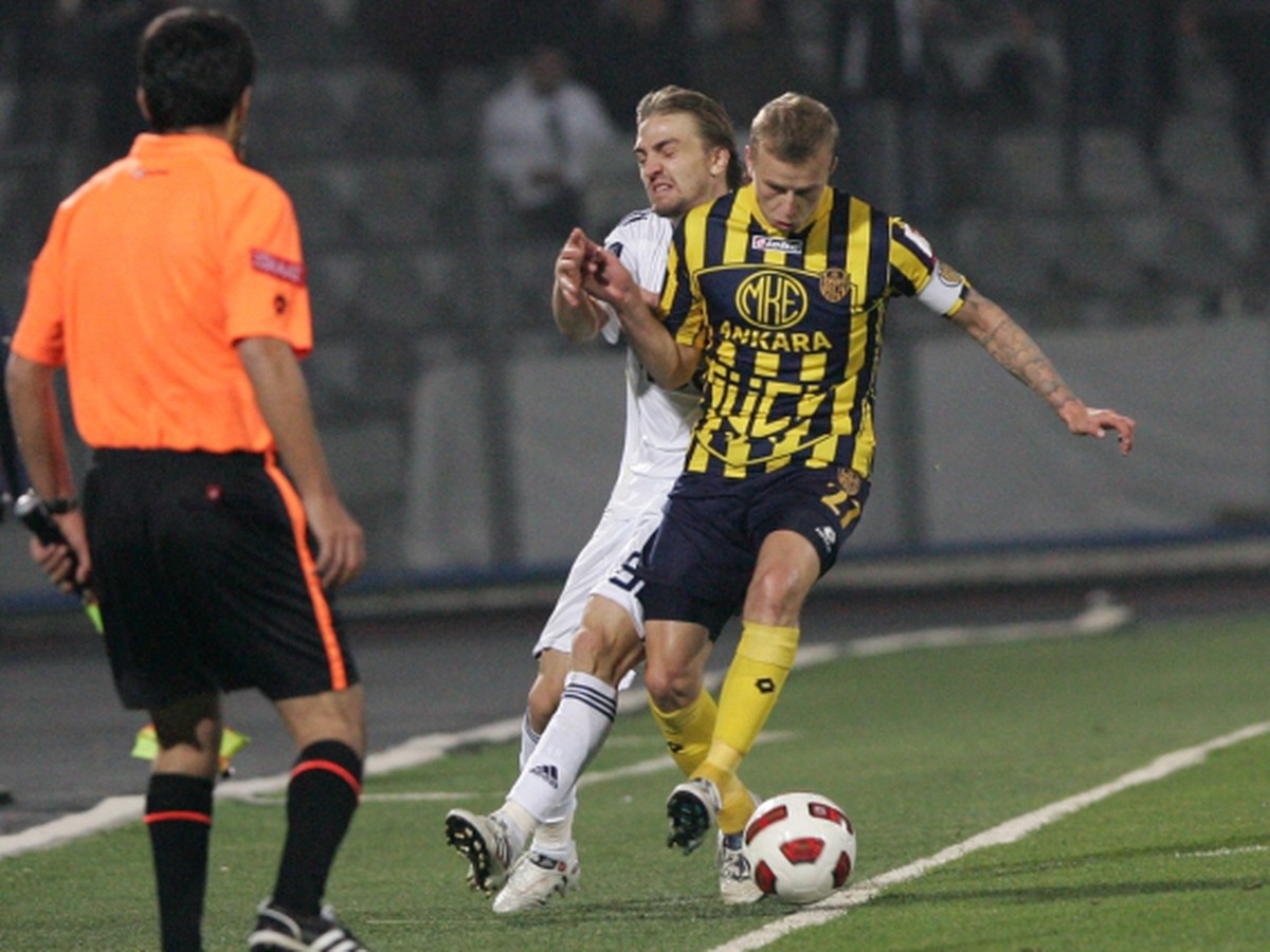 Marek Sapara