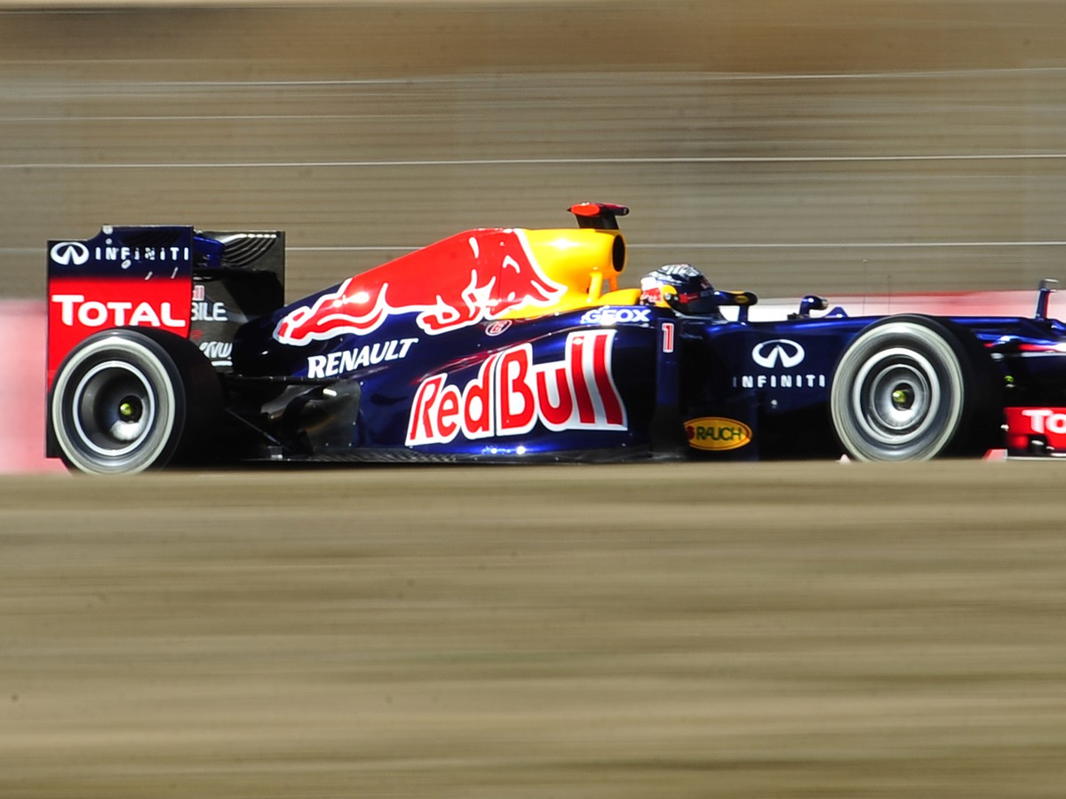 Sebastian Vettel počas testov v Barcelone