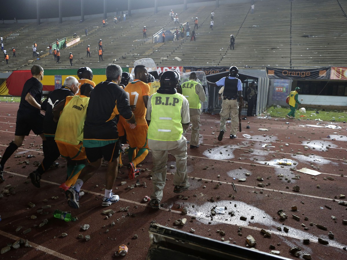 Výtržnosti počas zápasu Senegal - Pobrežie Slonoviny