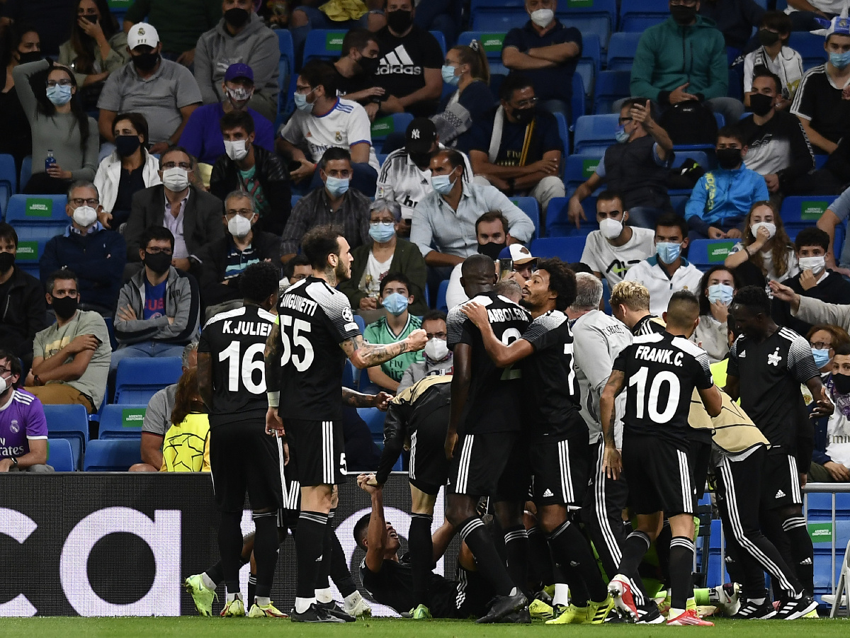 Futbalisti Šeriffu Tiraspoľ sa radujú po výhre nad Realom Madrid