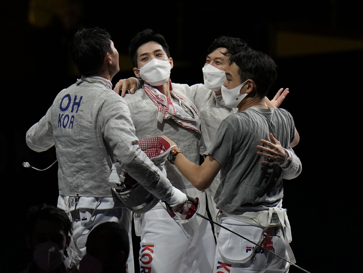 Šermiari Kórejskej republiky získali zlato v tímovej súťaži v šabli