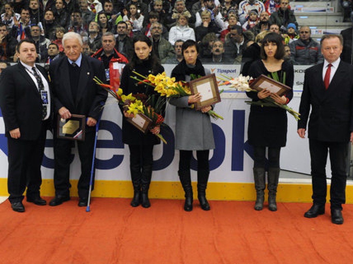 Moment z emotívneho ceremoniálu