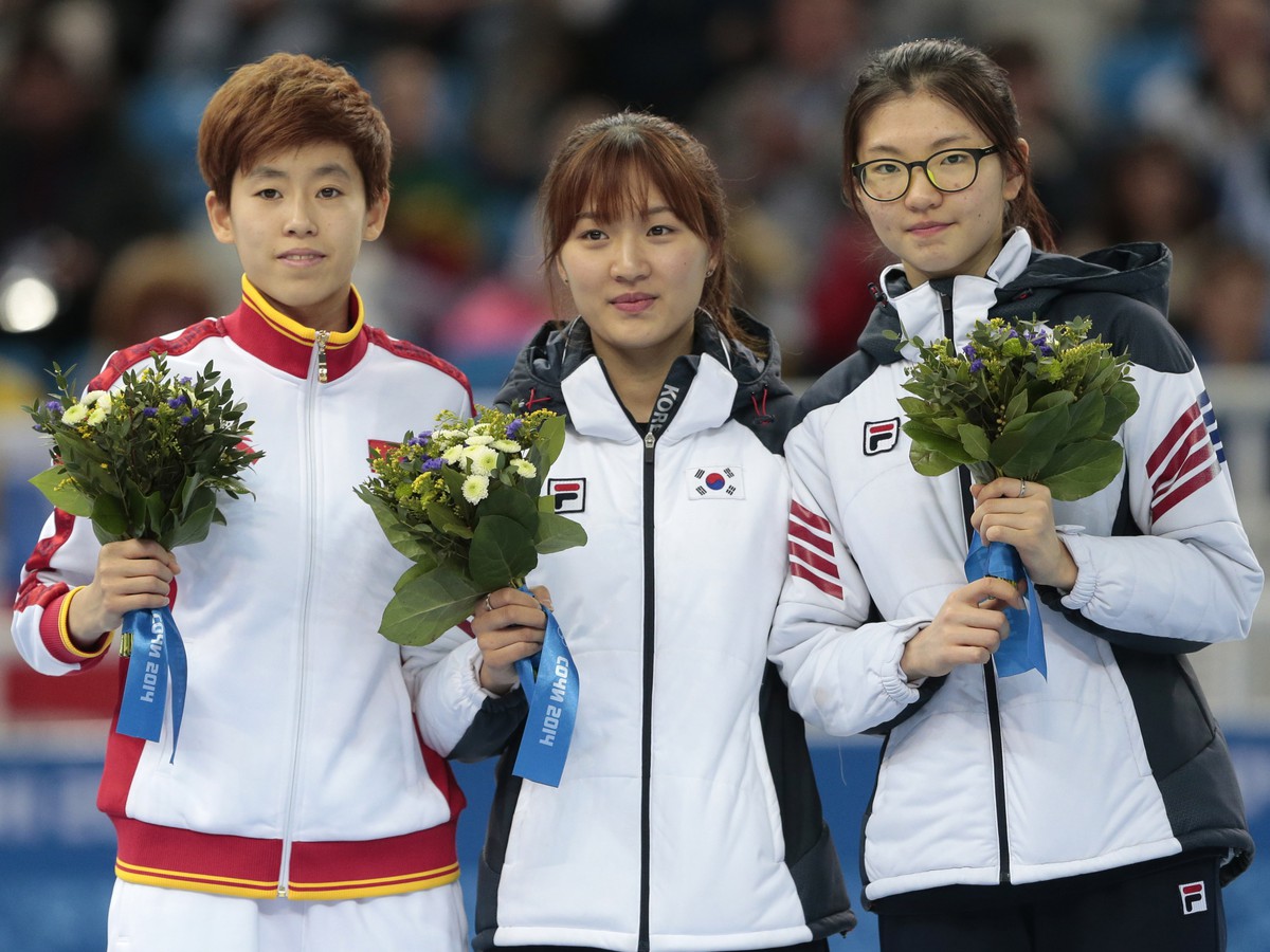 Šim Suk-hee (vpravo)