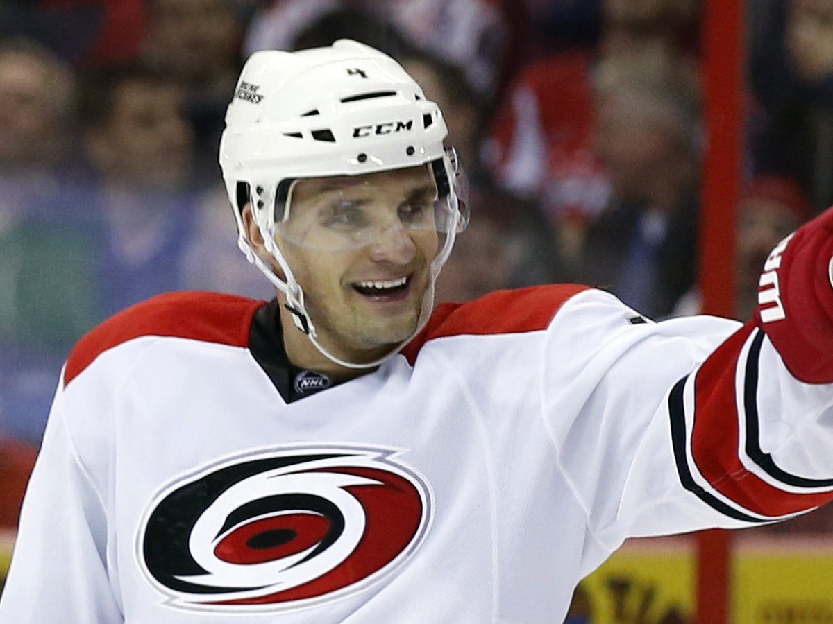 Andrej Sekera a Justin Faulk