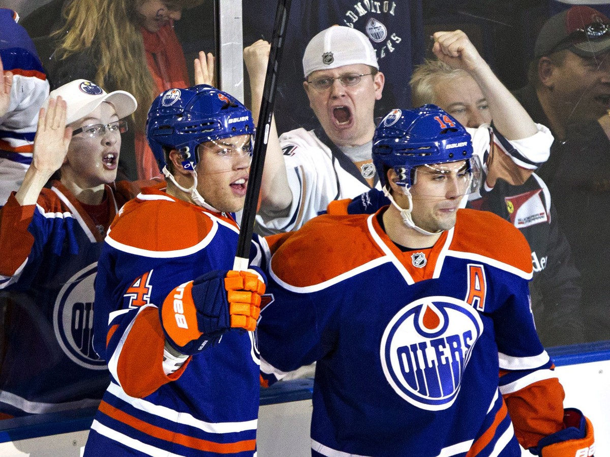 Taylor Hall a Jordan Eberle