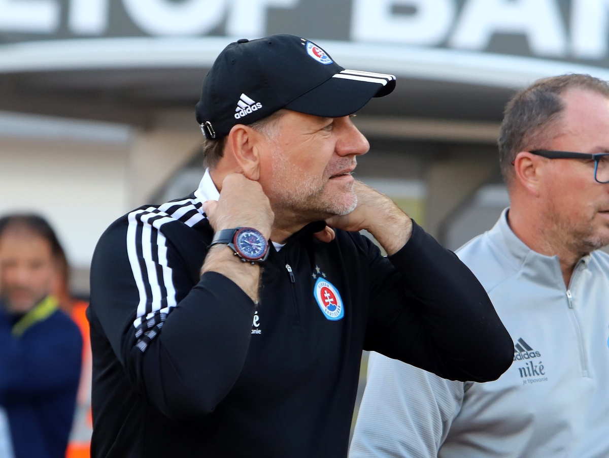 Na snímke hlavný tréner ŠK Slovan Bratislava Vladimír Weiss st.