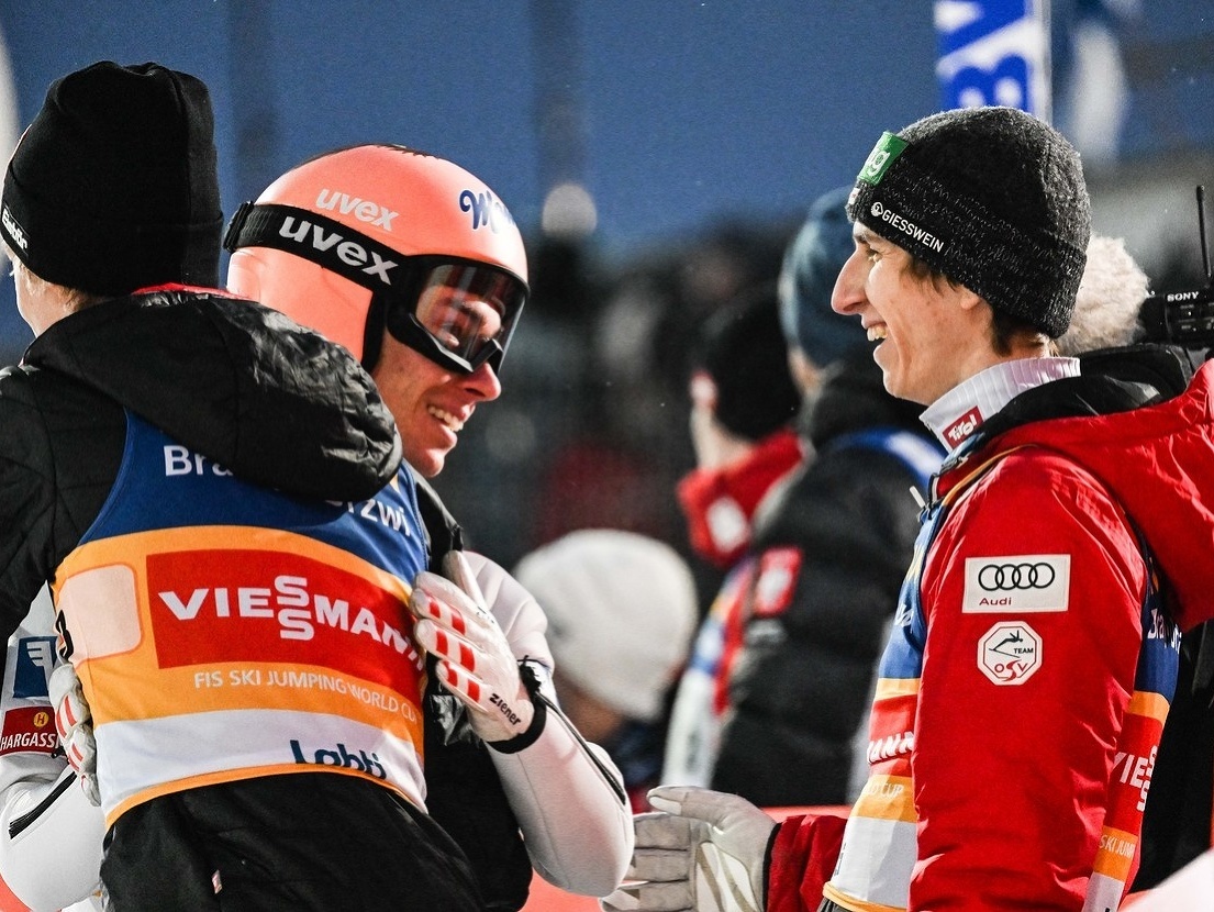 Stefan Kraft a víťazné oslavy skokanov Rakúska