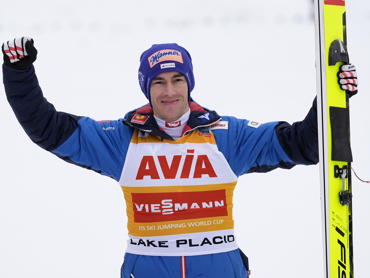 Rakúsky skokan na lyžiach Stefan Kraft potvrdil post lídra Svetového pohára a triumfoval v nedeľných pretekoch v americkom stredisku Lake Placid