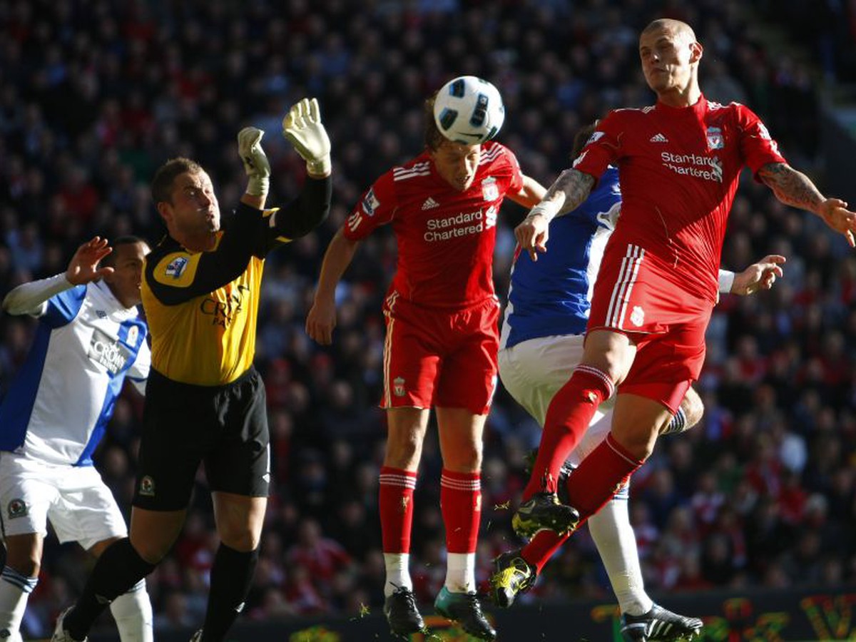 Martin Škrtel v zápase s Blackburnom