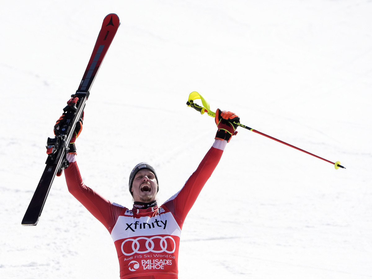 Rakúsky lyžiar Manuel Feller triumfoval v nedeľnom slalome Svetového pohára v Palisades Tahoe.