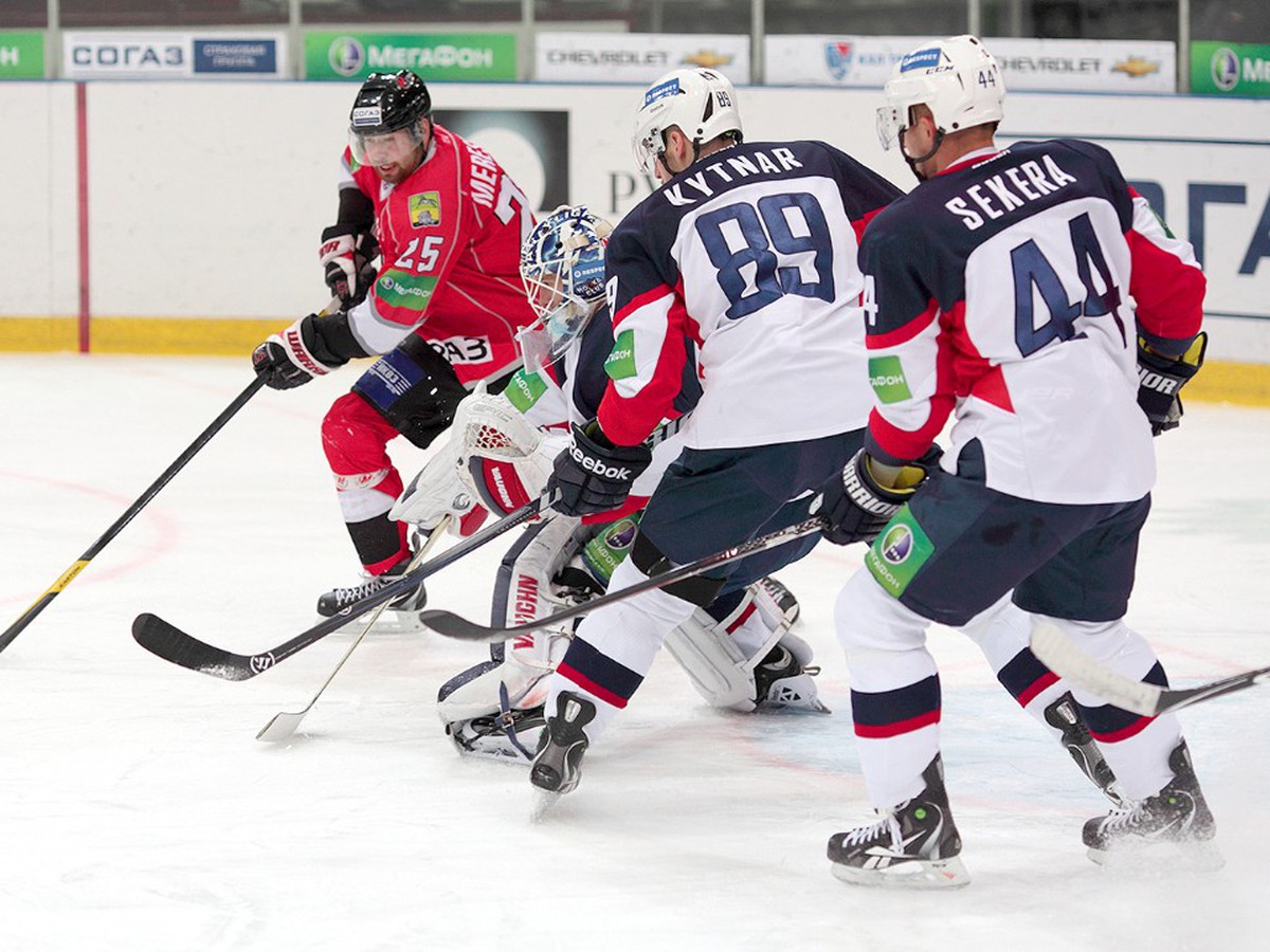 Momentka zo zápasu Metallurg - Slovan