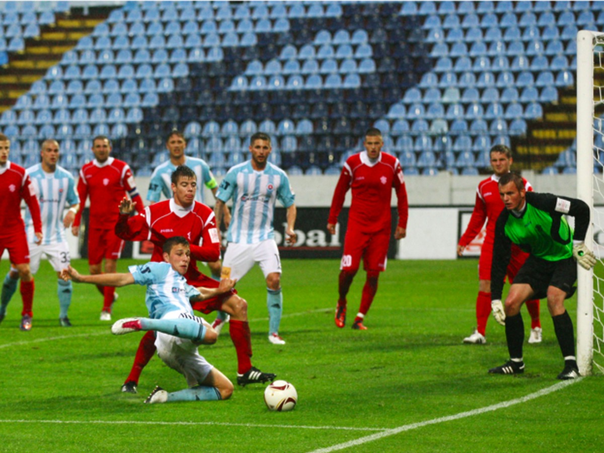 Filip Kiss zakončuje v páde