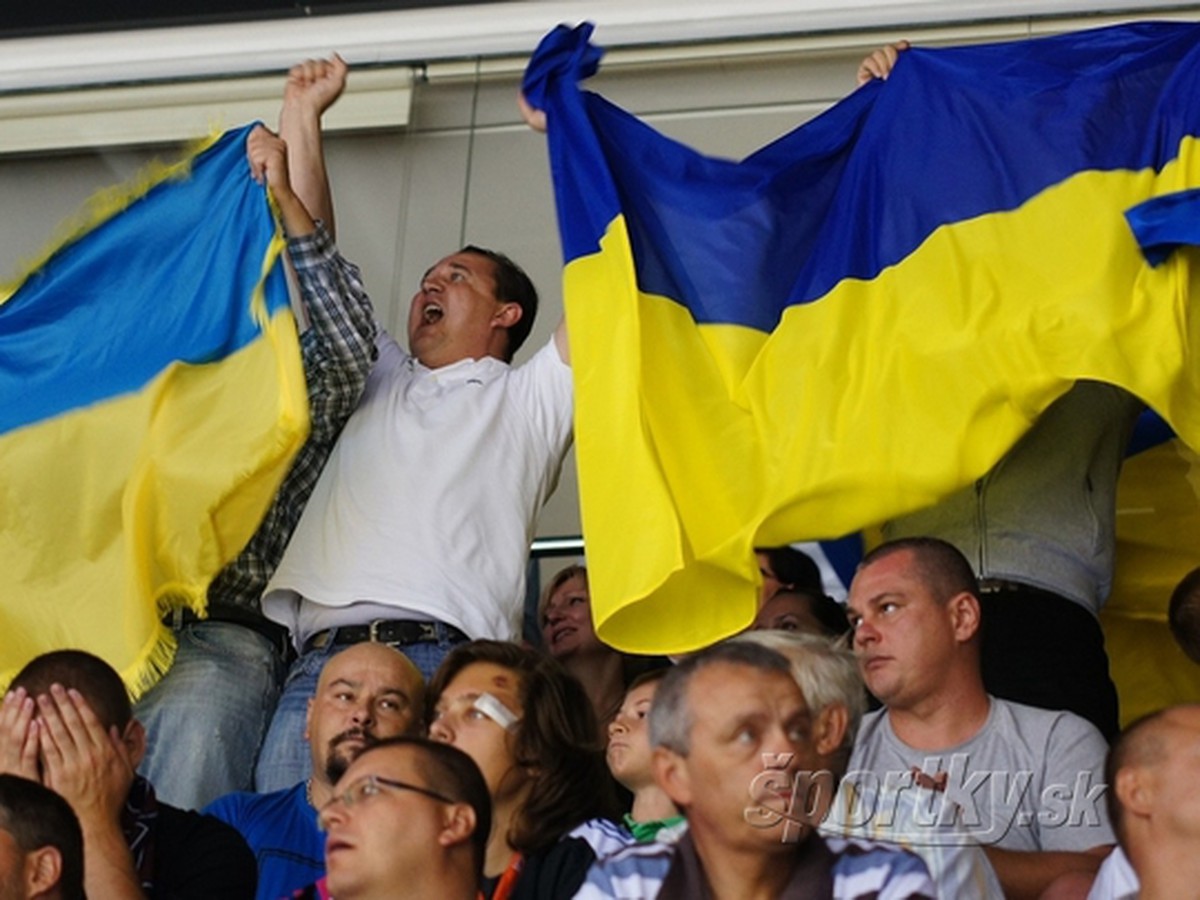 Fanúšikovia ukrajinského tímu v Bratislave