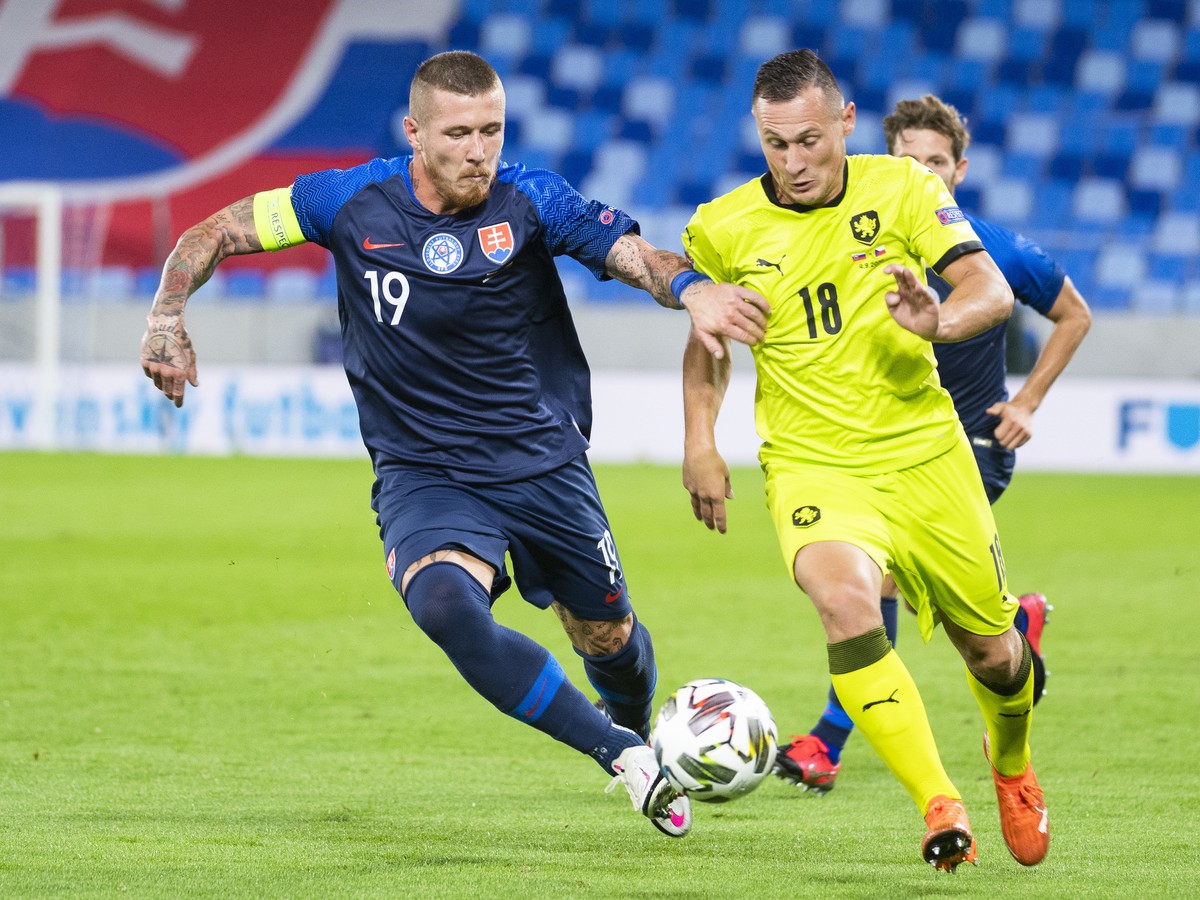 Juraj Kucka stíha Jana Bořila