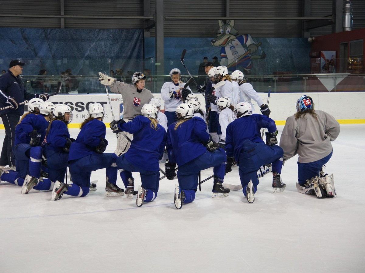 Tréning slovenskej ženskej hokejovej reprezentácie