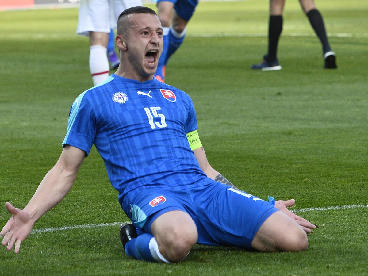 Adam Zreľák oslavuje svoj gól v kvalifikačnom zápase
