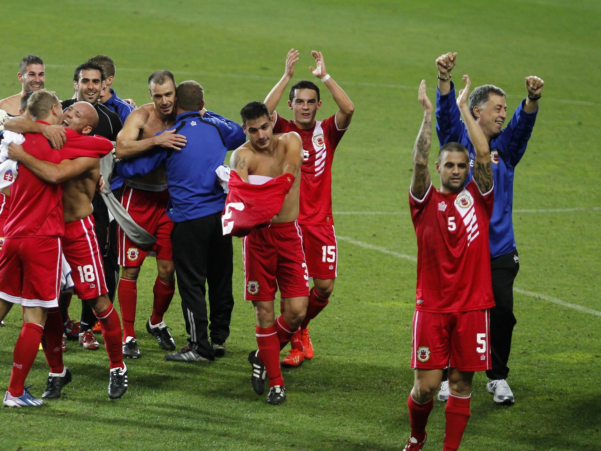 Futbalisti Gibraltáru oslavujú svoj nesmierne cenný úspech