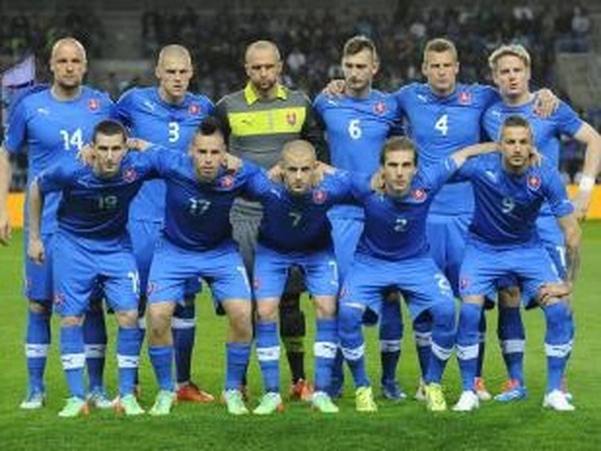 Hráči Slovenska pózujú pred prípravným duelom proti Izraelu