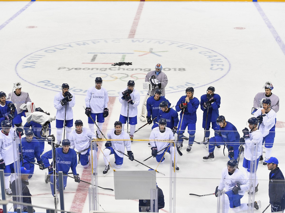 Tréning slovenských hokejistov pred prvým zápasom proti tímu Olympijských športovcov z Ruska