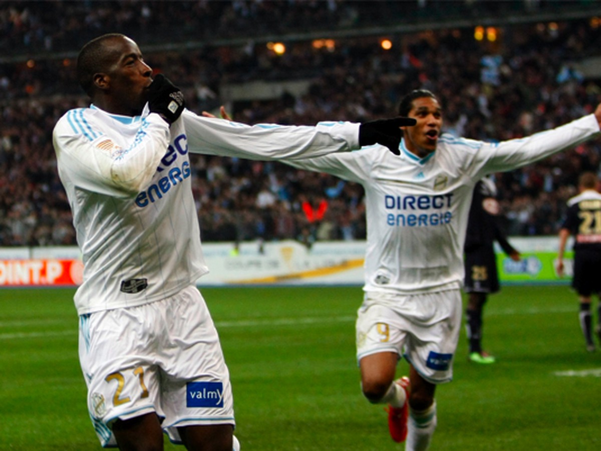 Souleymane Diawara a Brandao sa tešia z gólu