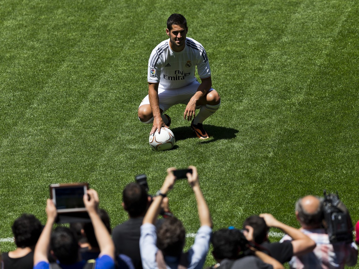 Isco sa na San Bernabeu oficiálne predstavil fanúšikom Realu Madrid