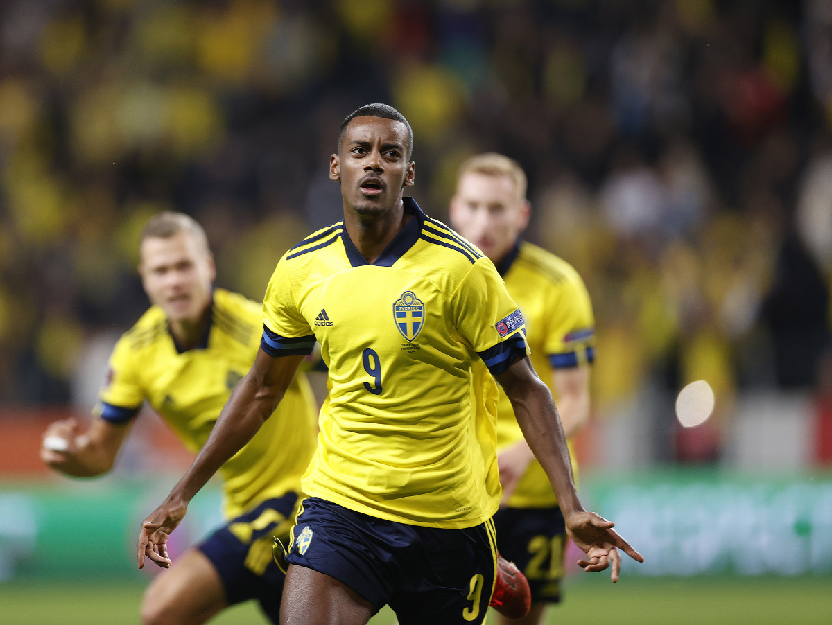 Hráči Švédska oslavujú gól