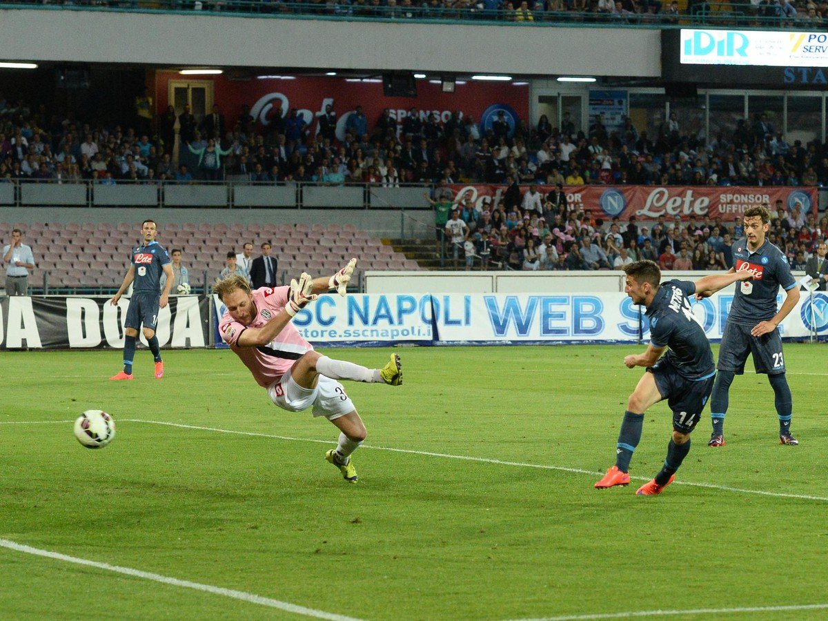 Dries Mertens strieľa vyrovnávajúci gól Neapola