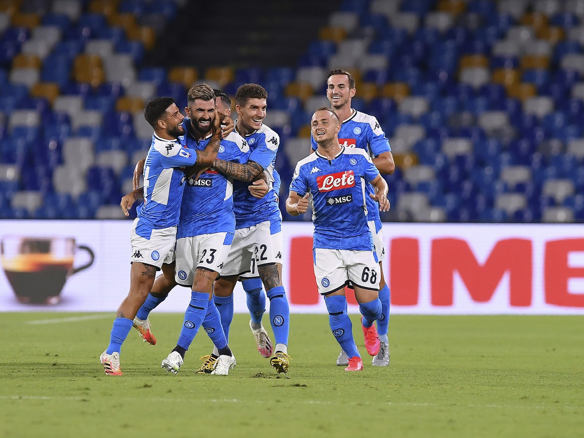 Hráči Neapola oslavujú gól
