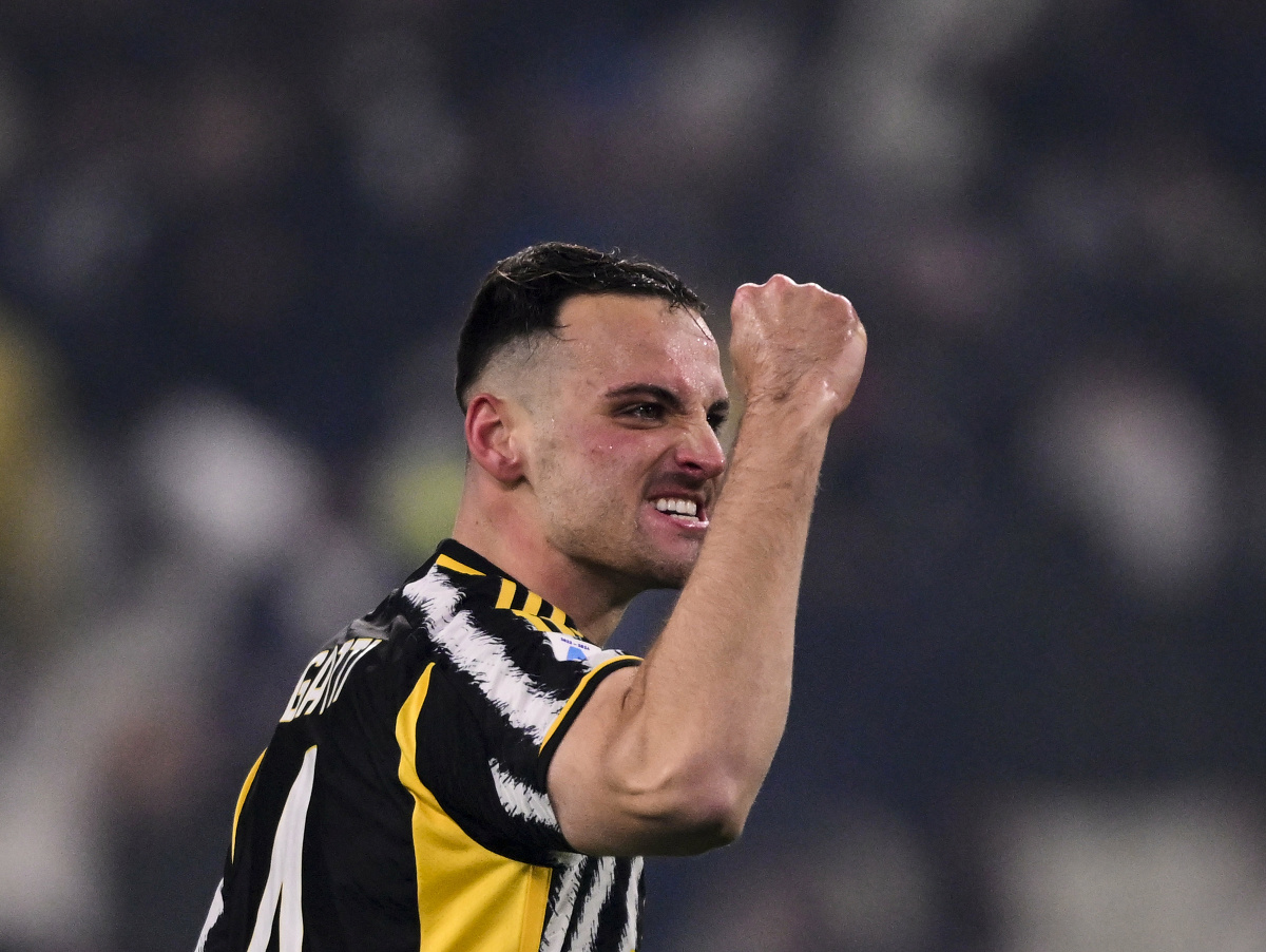 Futbalista Juventusu Federico Gatti sa teší po strelení gólu v šlágri 15. kola talianskej ligy Serie A Juventus Turín - SSC Neapol