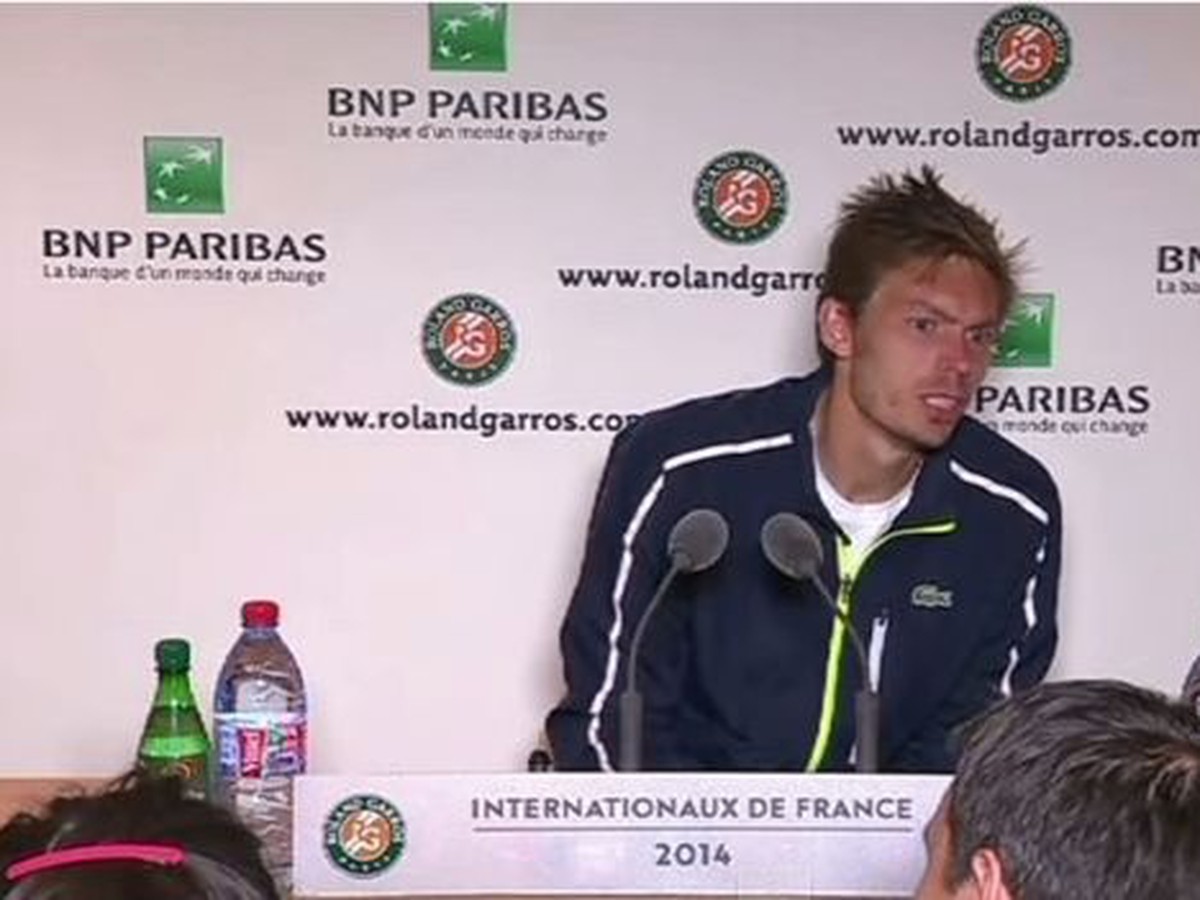 Francúzsky tenista Nicolas Mahut počas tlačovej konferencie.