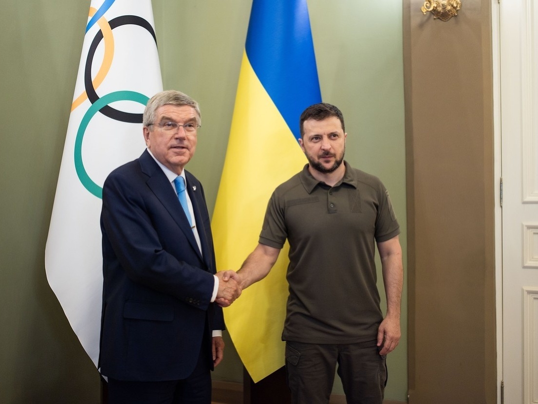 Predseda MOV Thomas Bach s ukrajinským prezidentom Volodymyrom Zelenským