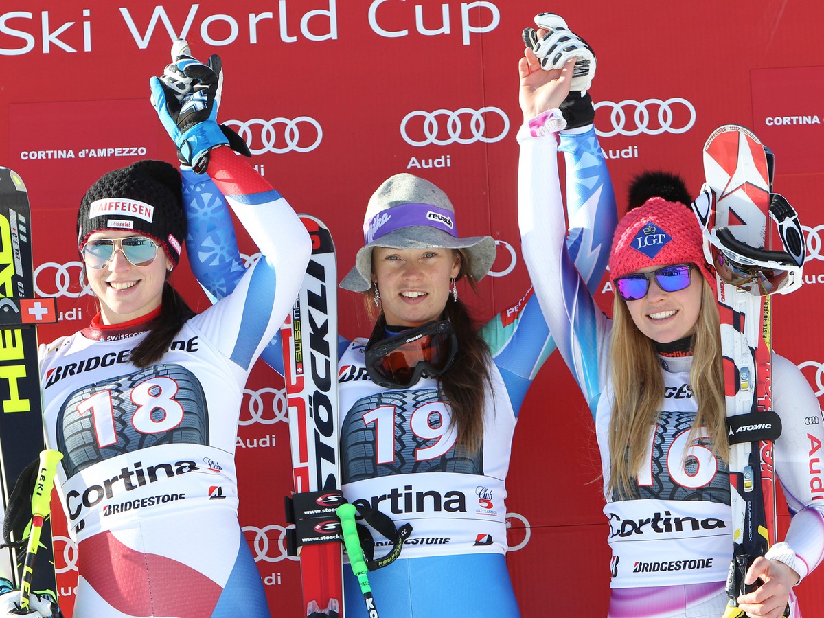 Marianne Kaufmannová-Abderhaldenová, Tina Mazeová a Tina Weiratherová na stupni víťazov
