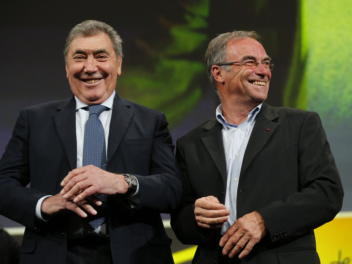 Na snímke päťnásobní víťazi Tour de France (Tdf) zľava Eddy Merckx z Belgicka a  Bernard Hinault z Francúzska