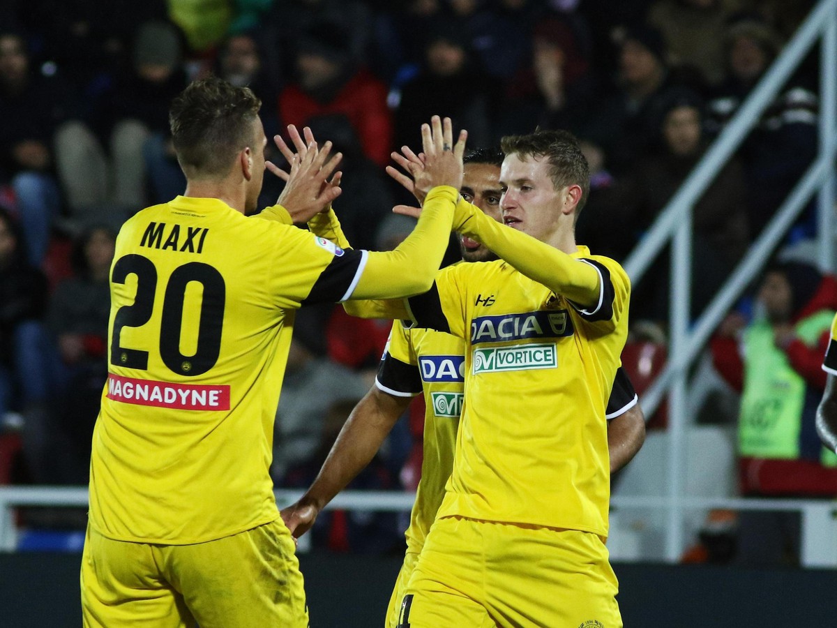 Jakub Jankto a Maxi López oslavujú gól Udinese