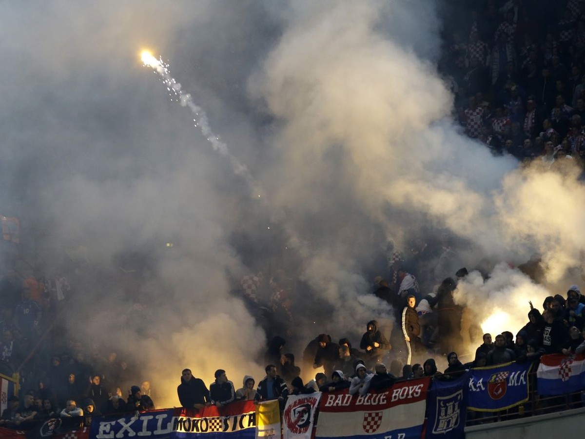 Výtržnosti chorvátskych fanúšikov počas zápasu v Taliansku