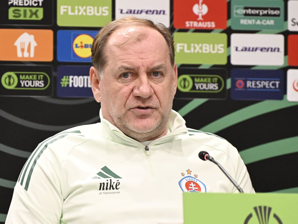 Tréner ŠK Slovan Bratislava Vladimír Weiss