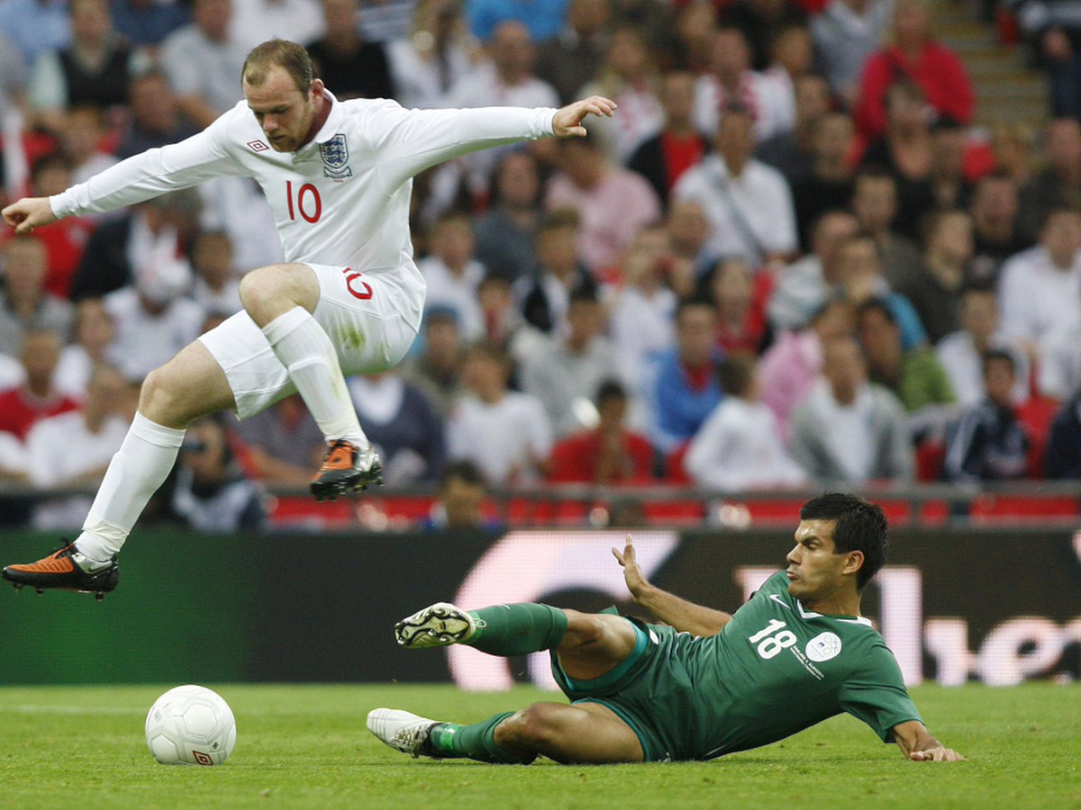 Wayne Rooney a Aleksander Radosavljevič