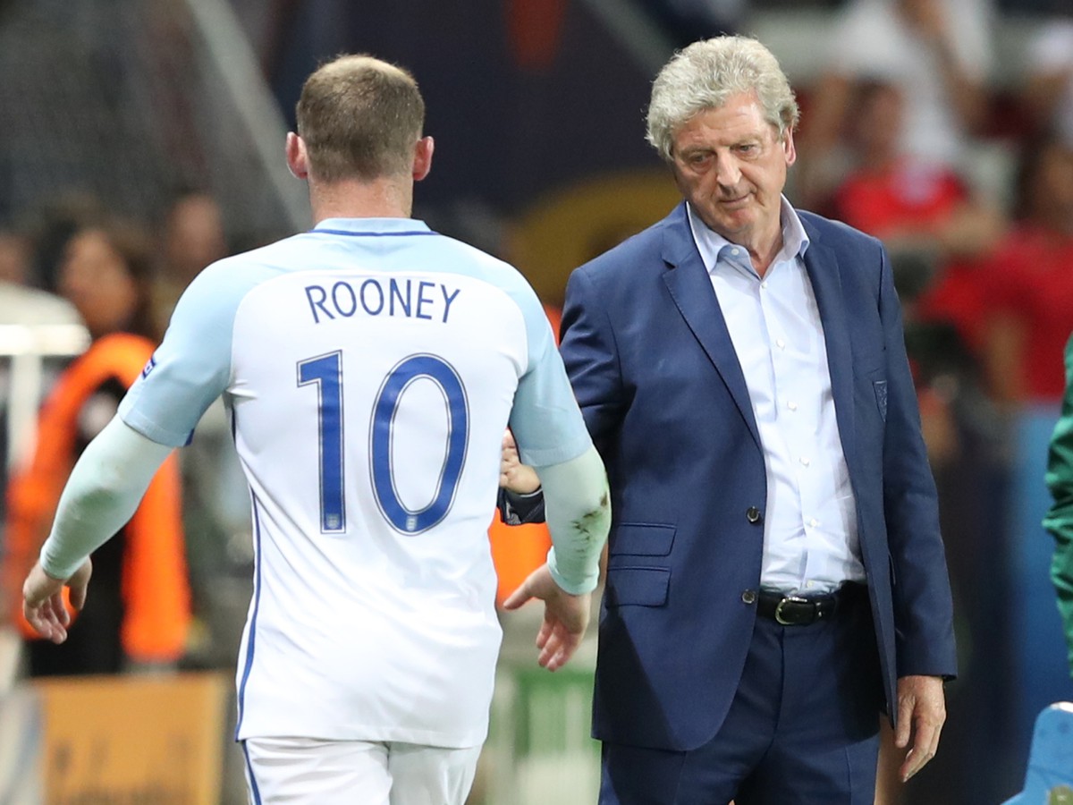 Kapitán Wayne Rooney a tréner Roy Hodgson