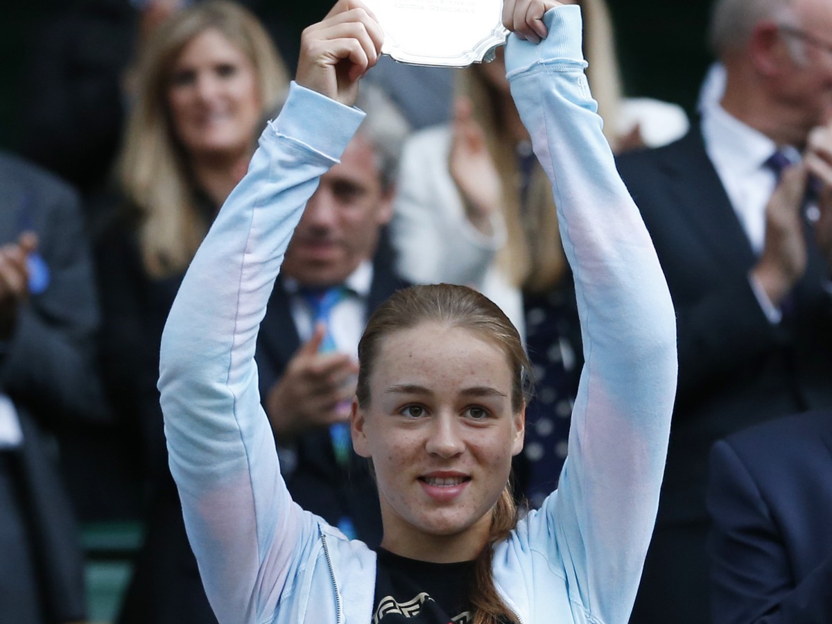 Kristína Schmiedlová s pamiatkou na juniorské finále na Wimbledone
