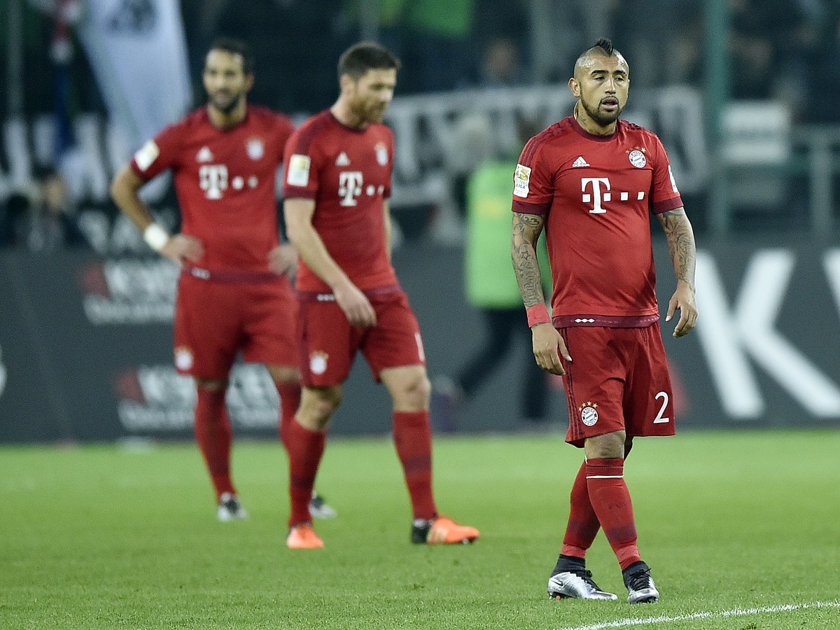 Frustrovaný Arturo Vidal a ďalší hráči Bayernu
